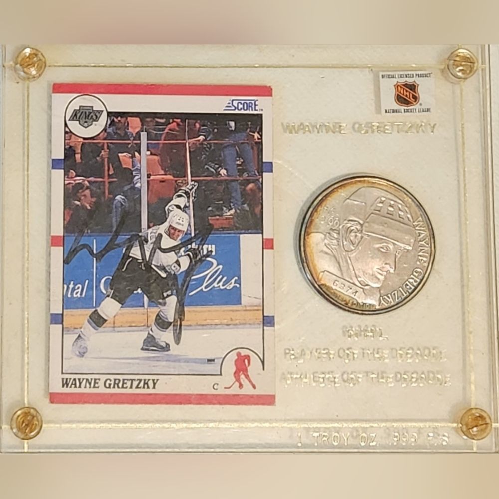 Wayne Gretzky Autographed 1990 Score Trading Card and 1oz .999 Fine Silver Coin